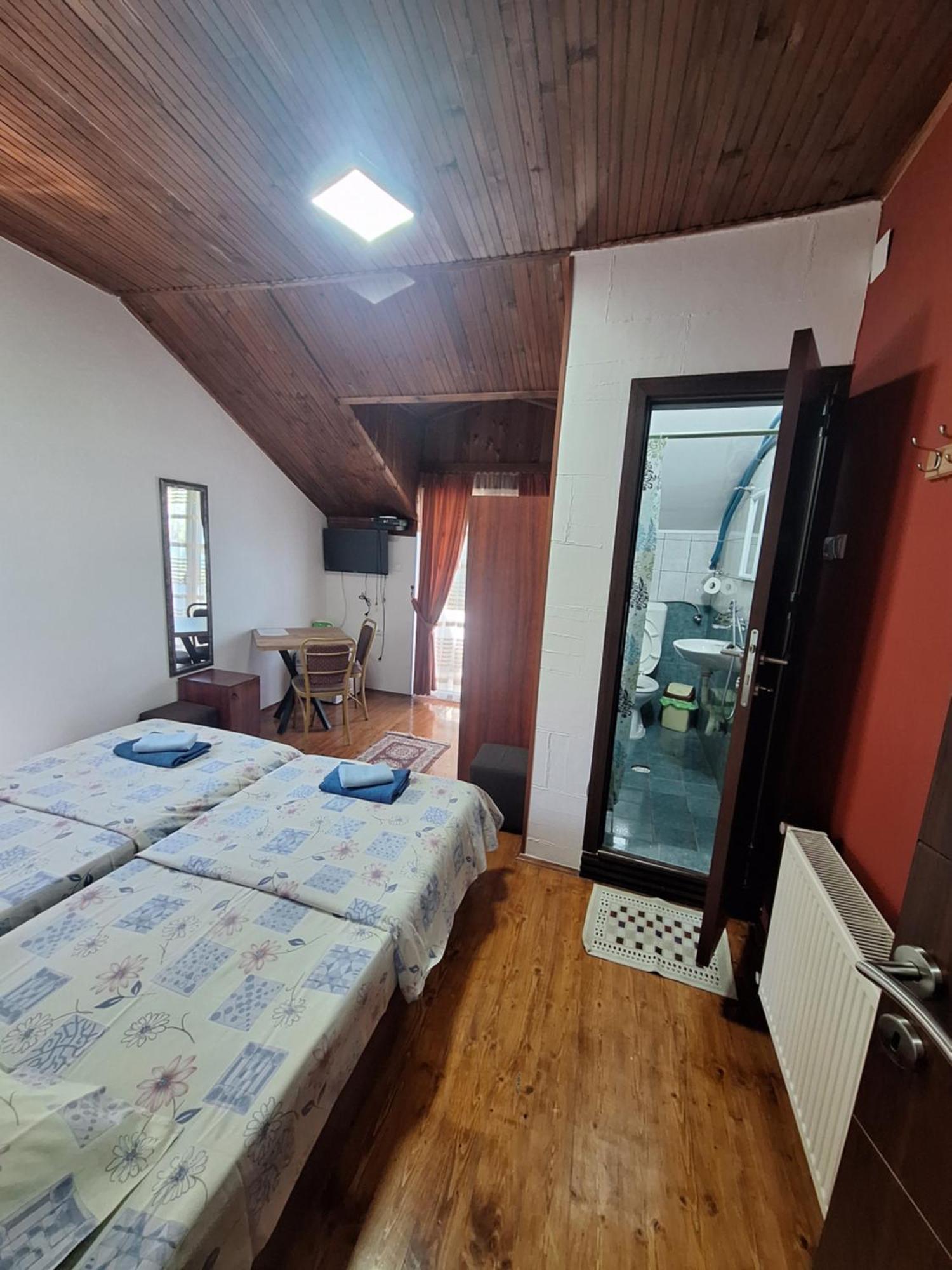 Villa Filip Trpejca Bilik gambar