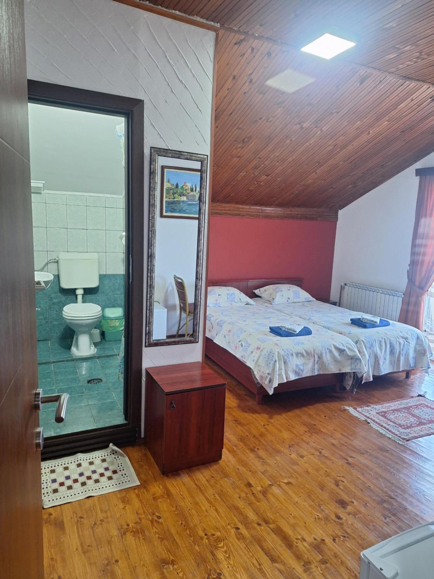 Villa Filip Trpejca Bilik gambar